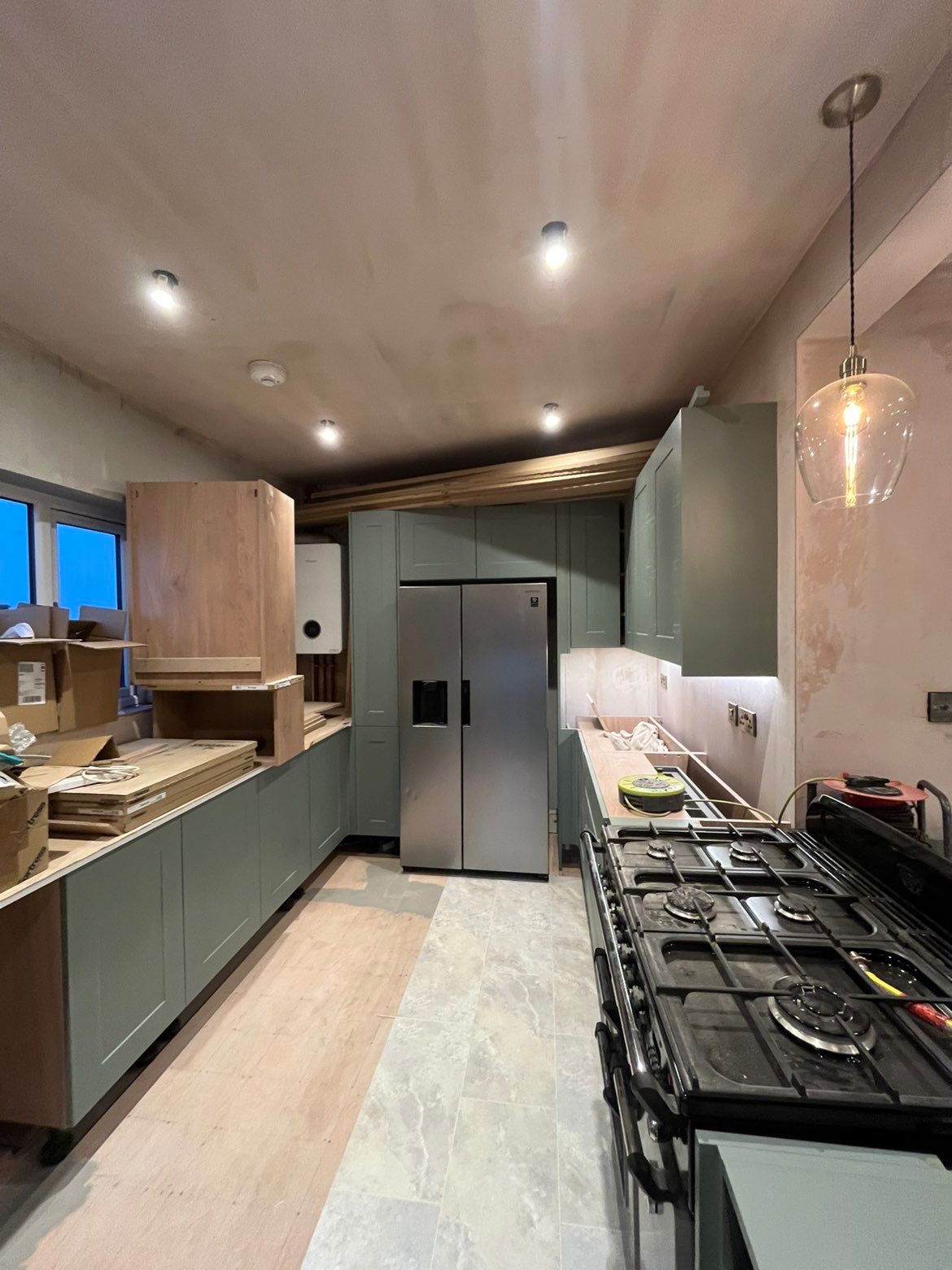 Recessed downlights & pendant lighting in kitchen